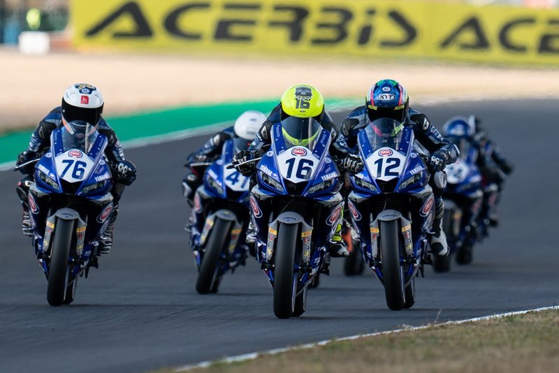 Videoreportáž z pretekov Yamaha R3 bLU cRU European Cup v Magny Cours